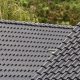 Detail eines Daches mit Hohlfalzziegel Z5 in edelschwarz gedeckt