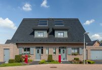 Modern rijtjeshuis met de OVH dakpannen Z5