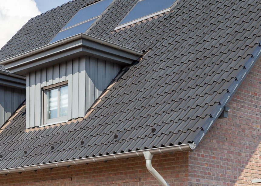 Modern rijtjeshuis met de OVH dakpannen Z5
