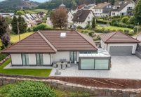 Bungalow met Stylist vlakke dakpan uit de speciale serie cottage.
