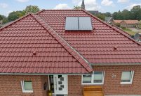 Bakstenen gevel en J11v in edelrood - top bungalow