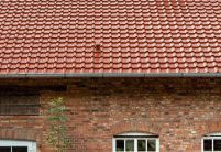 Omgebouwde schuur als gezellige seniorenwoning met de klassieker J11v in de edel-engobe edelkoper