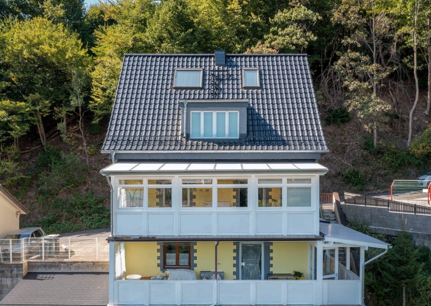 Historische woning met een modern dak met FD-dakpan W6v in edelspacegrijs.