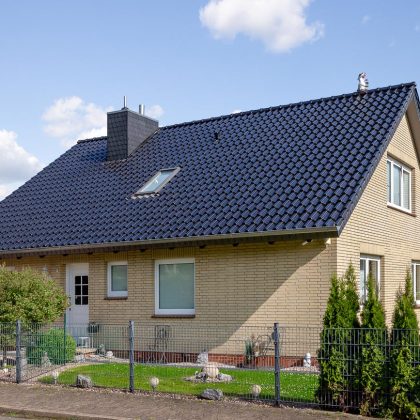 Holle pan Z5 in vulkaanzwart zet het dak in de schijnwerpers.