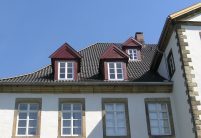 OVH-dakpan »variwell« op het dak van Schloss Bruche.
