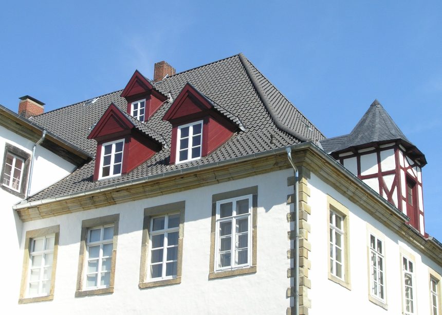OVH-dakpan »variwell« op het dak van Schloss Bruche.