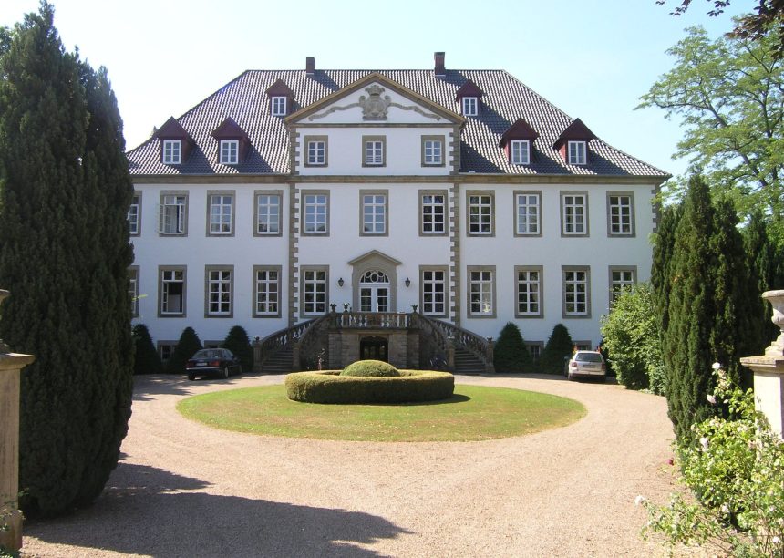 OVH-dakpan »variwell« op het dak van Schloss Bruche.