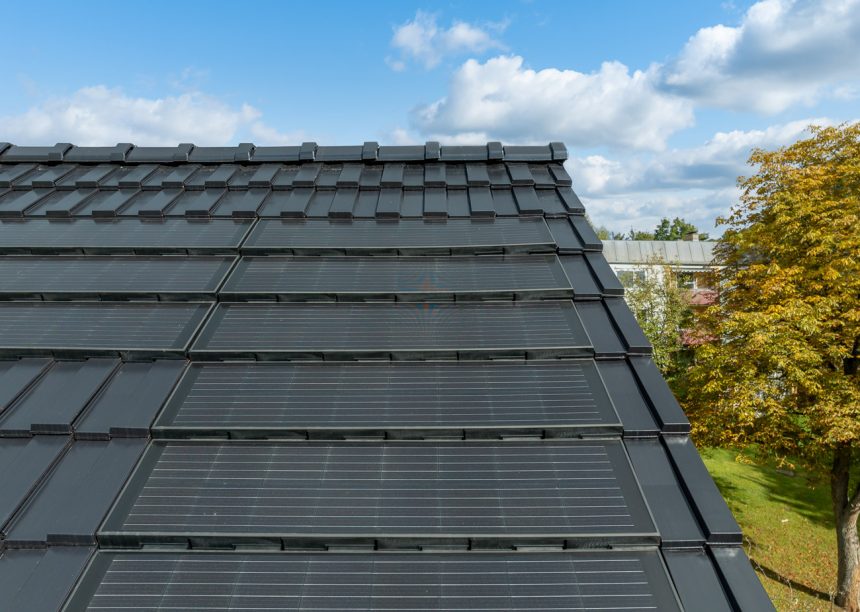 J160 en J160-PV op zadeldak met nokvorst F21.