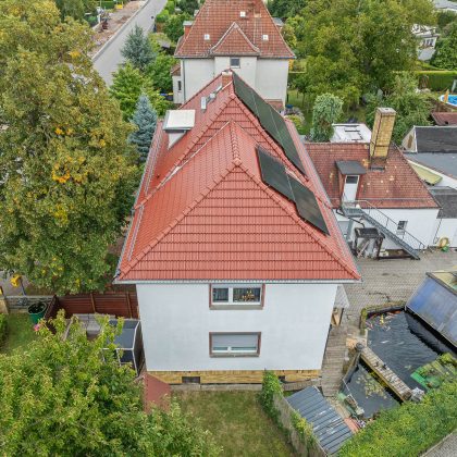 Gerenoveerde eengezinswoning als Jacobi-referentie met de dubbele holle dakpan Tradition in Edelmarone