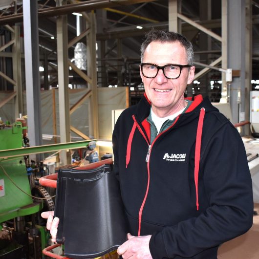 Daken & Zaken 2026: roof-connect toont innovatieve dakoplossingen op stand 005 in Expo Houten.